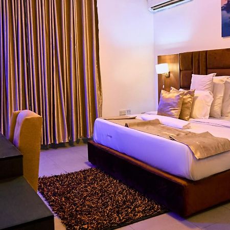 Crownedge Hotels Ikeja Ngoại thất bức ảnh