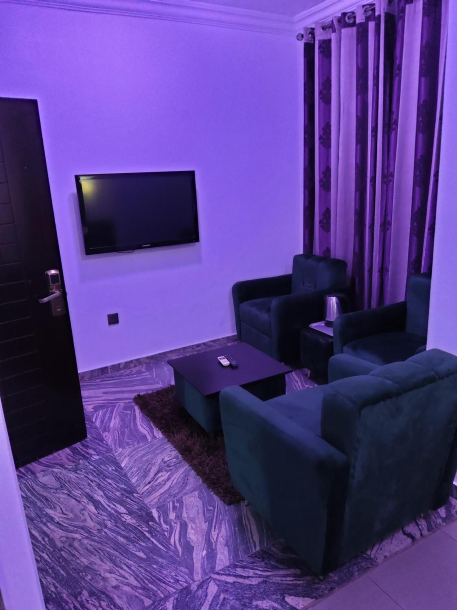 Crownedge Hotels Ikeja Ngoại thất bức ảnh