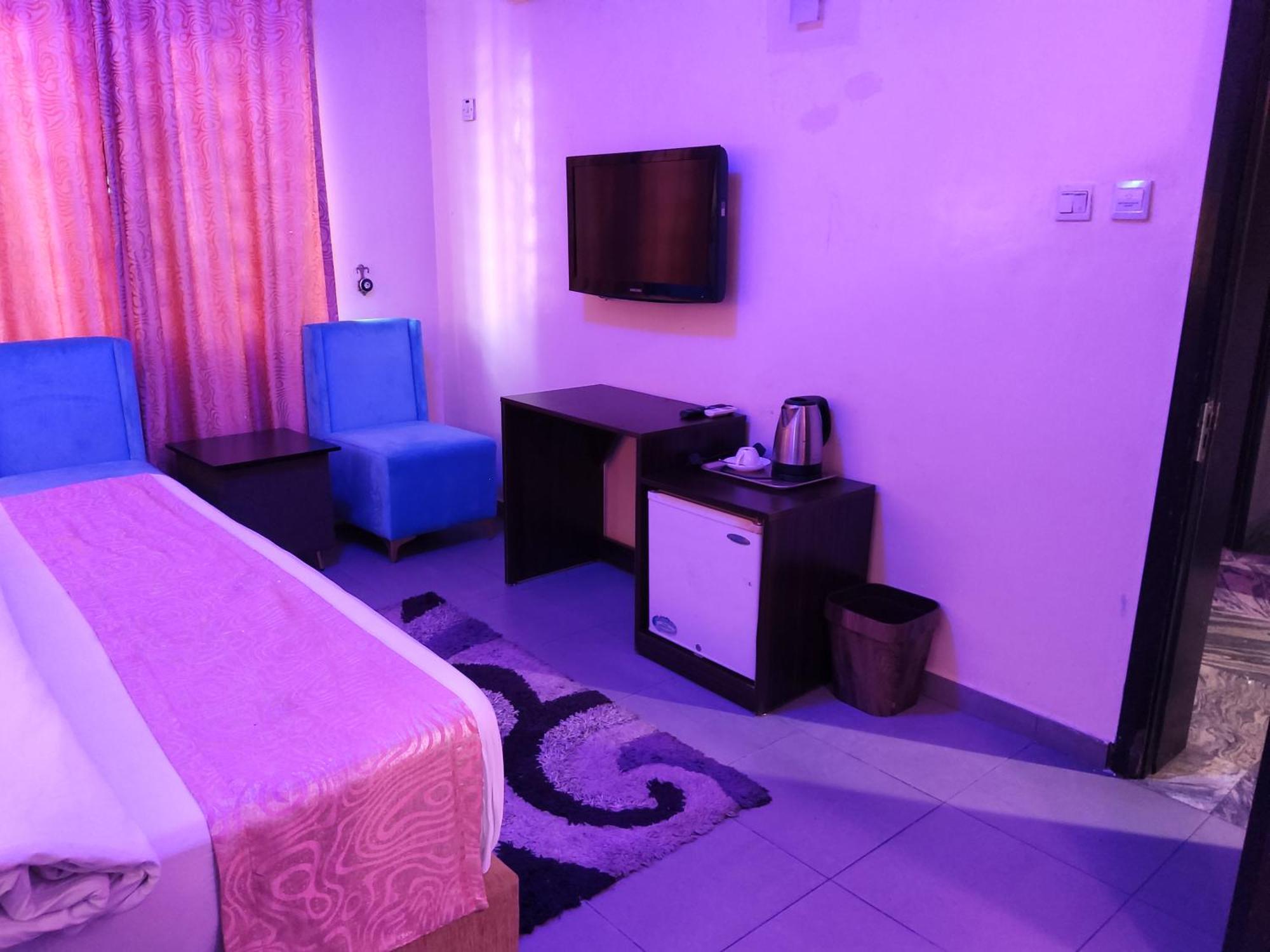 Crownedge Hotels Ikeja Ngoại thất bức ảnh