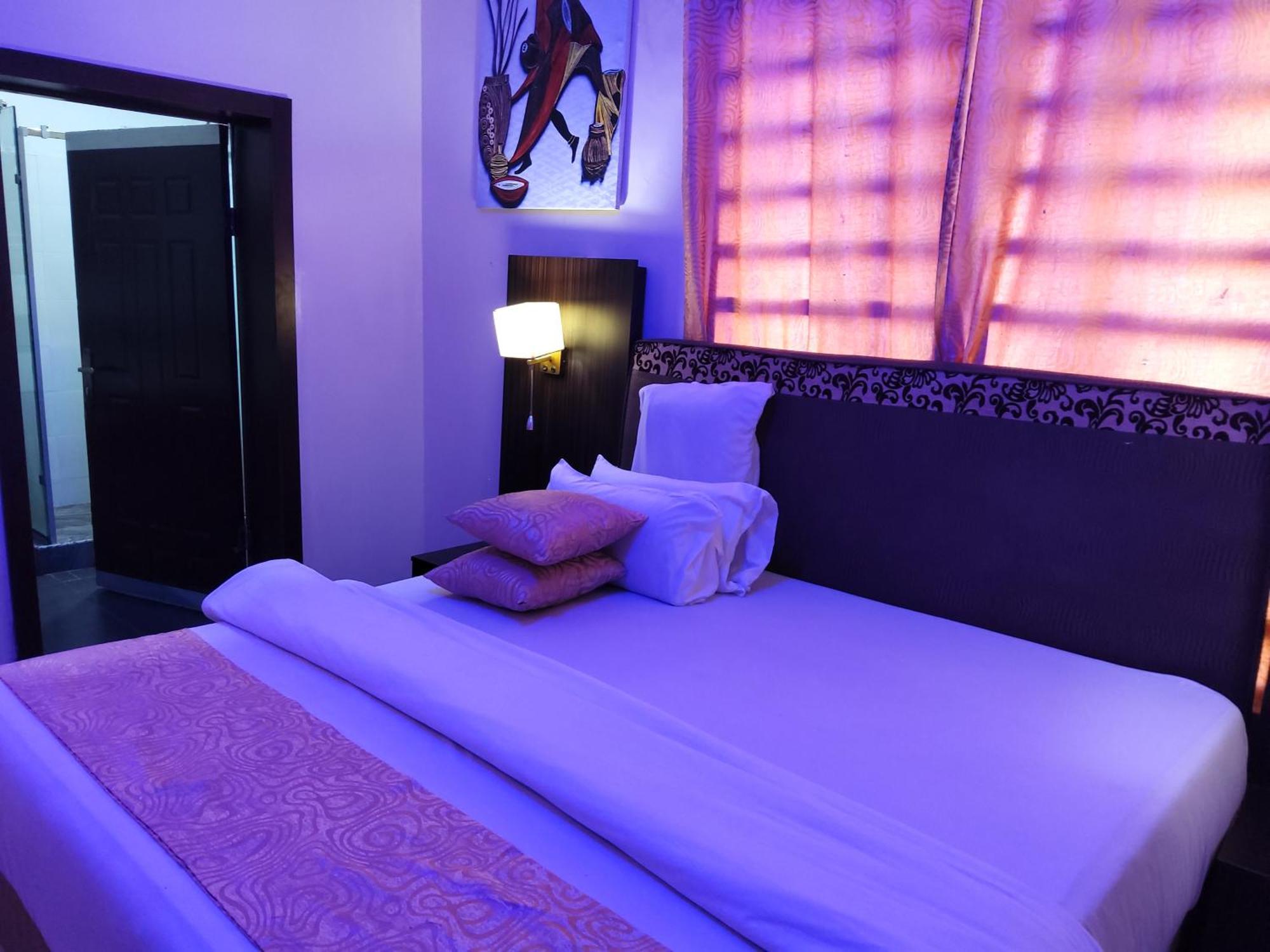 Crownedge Hotels Ikeja Ngoại thất bức ảnh