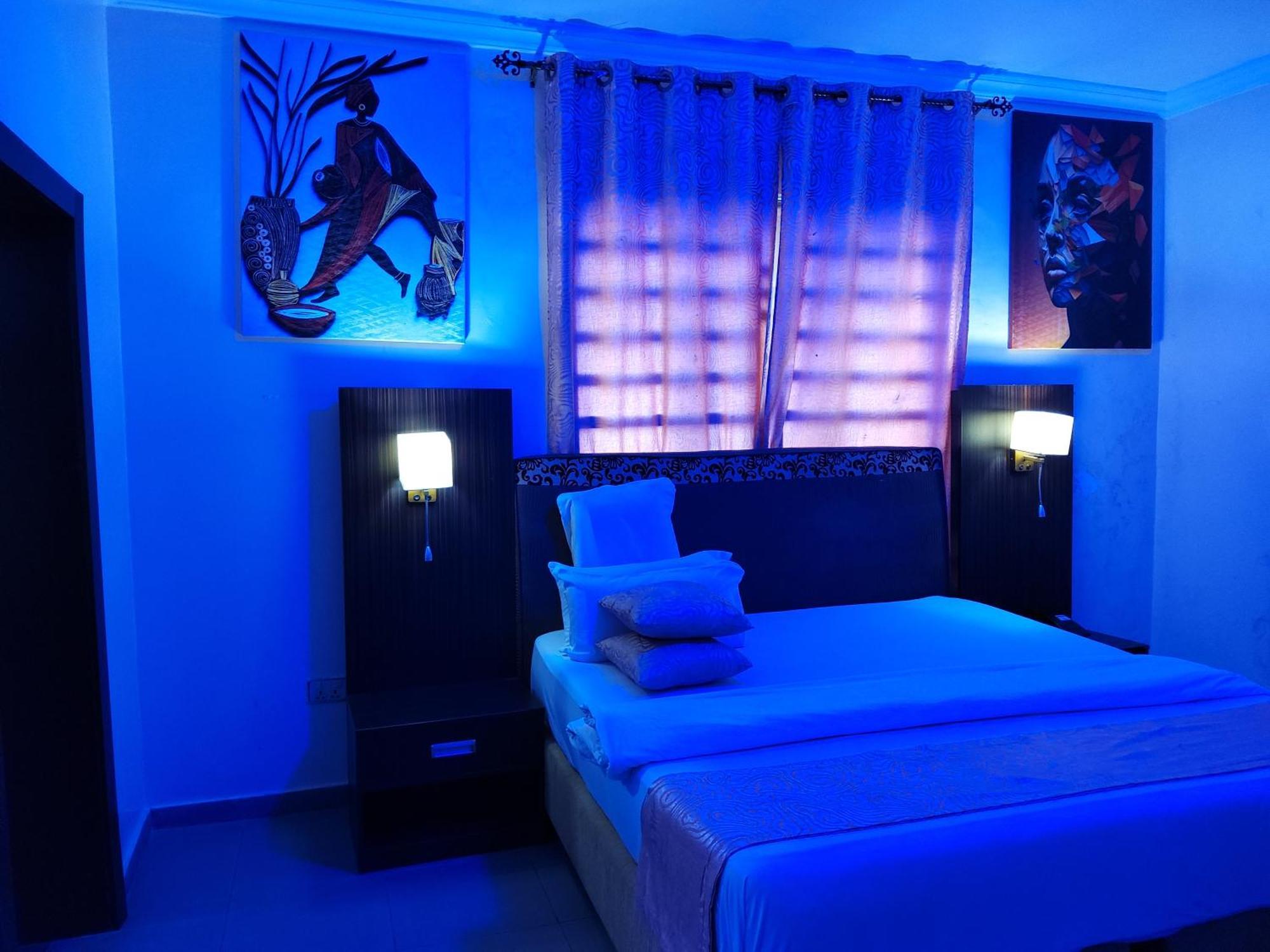 Crownedge Hotels Ikeja Ngoại thất bức ảnh