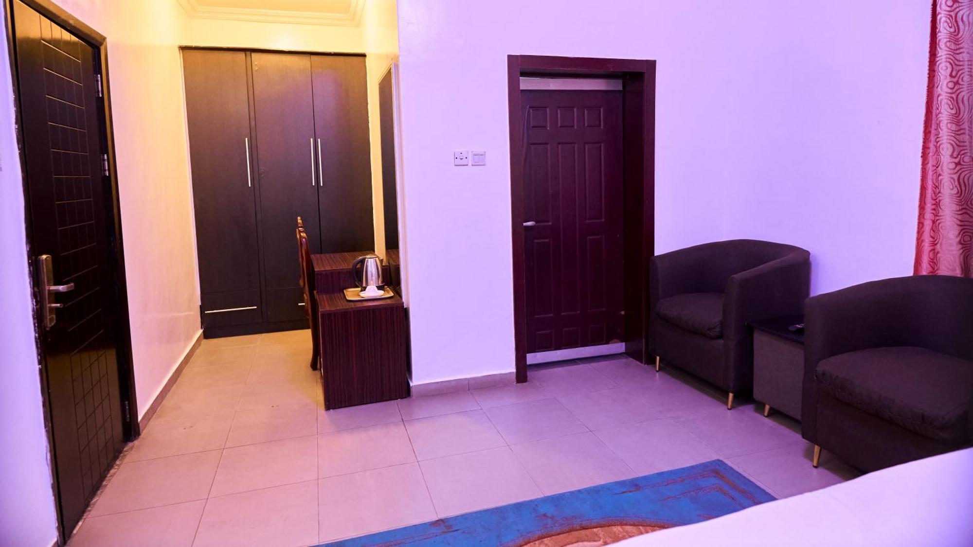 Crownedge Hotels Ikeja Ngoại thất bức ảnh
