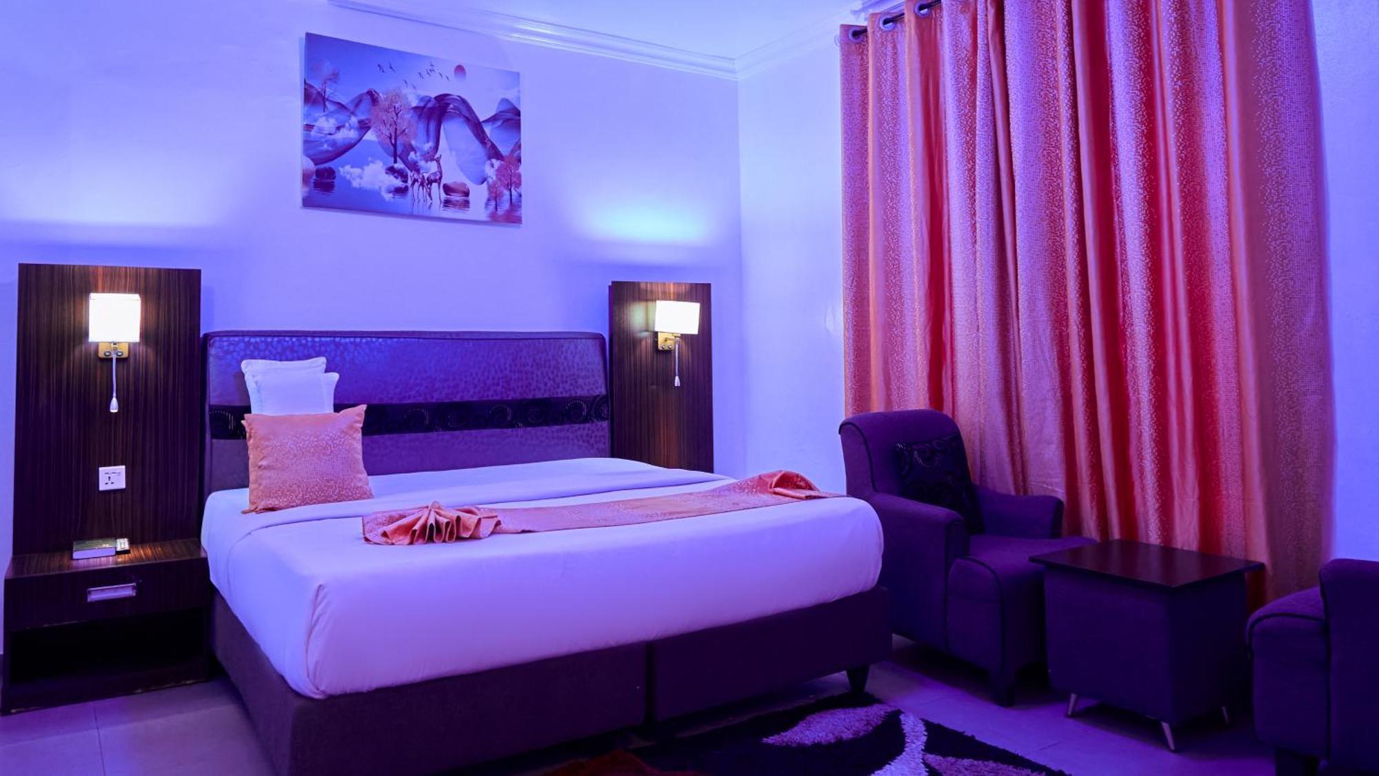 Crownedge Hotels Ikeja Ngoại thất bức ảnh