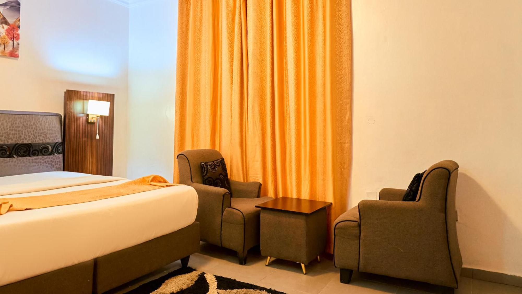 Crownedge Hotels Ikeja Ngoại thất bức ảnh