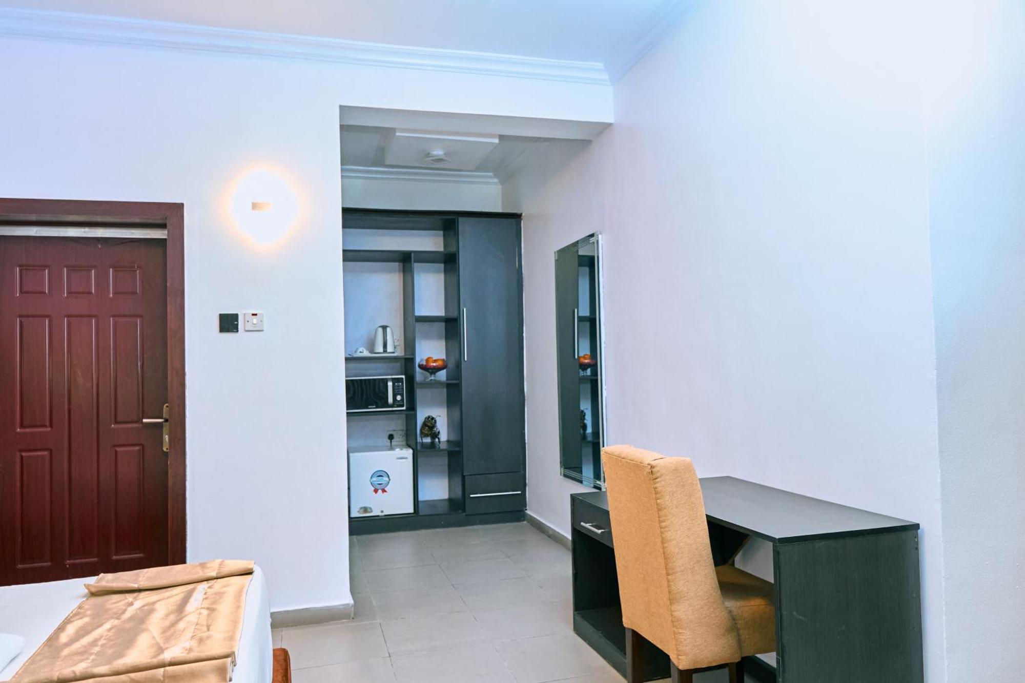 Crownedge Hotels Ikeja Ngoại thất bức ảnh