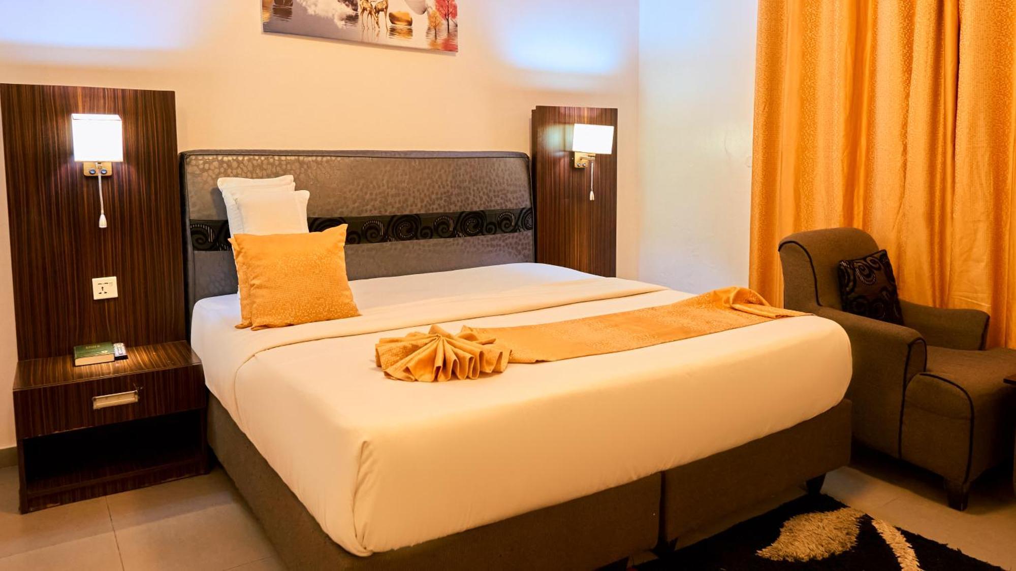 Crownedge Hotels Ikeja Ngoại thất bức ảnh