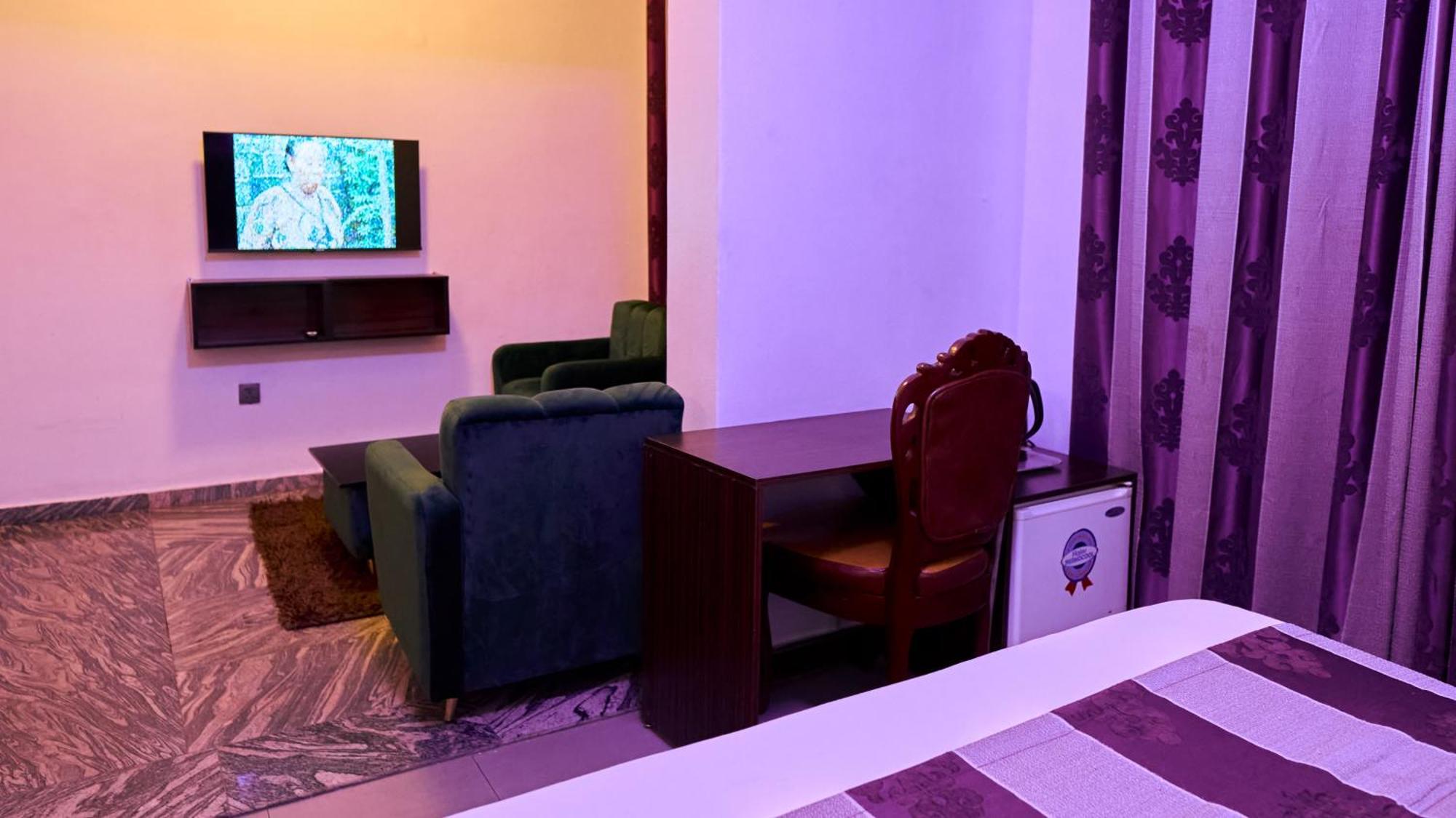 Crownedge Hotels Ikeja Ngoại thất bức ảnh