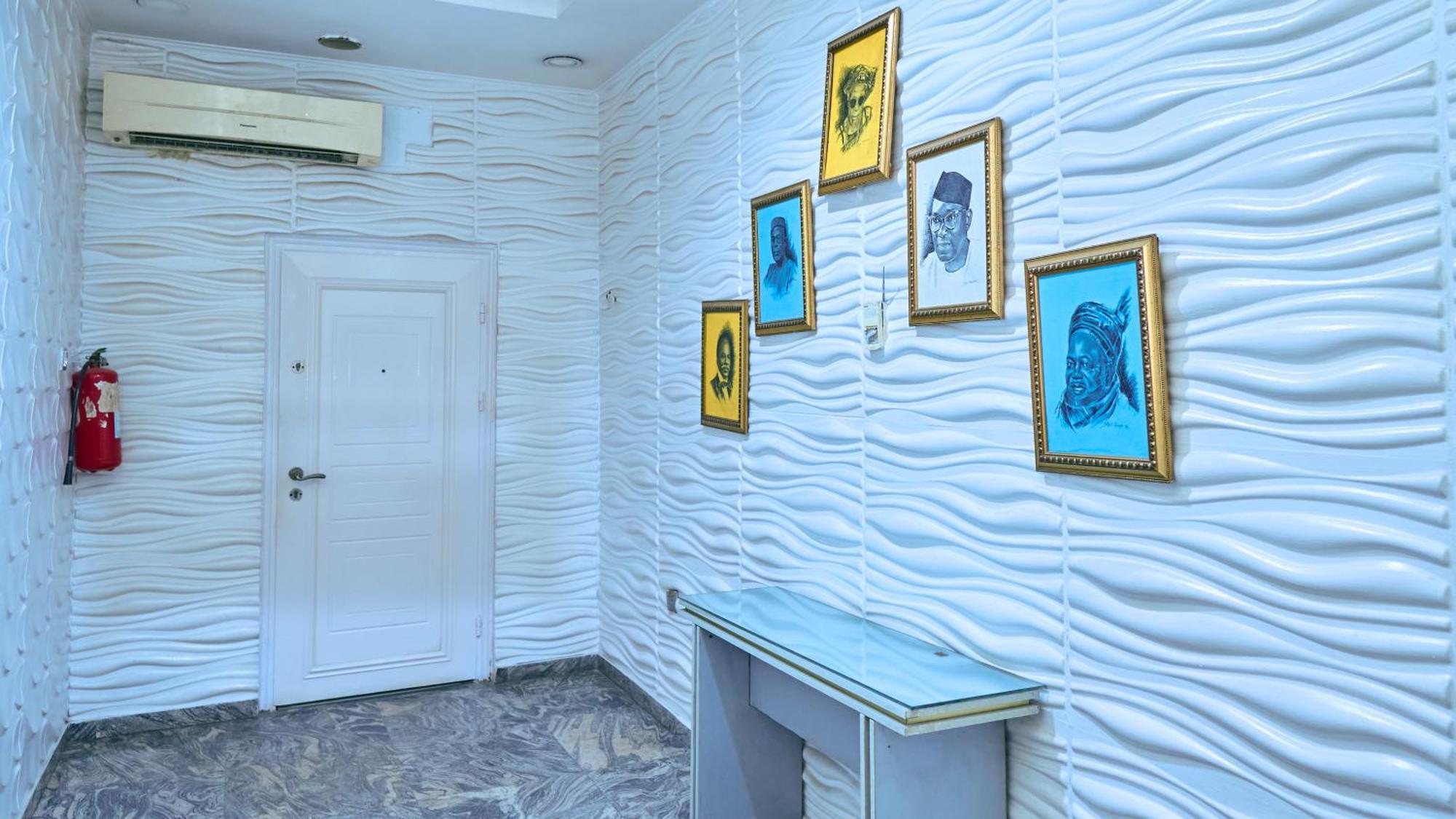 Crownedge Hotels Ikeja Ngoại thất bức ảnh